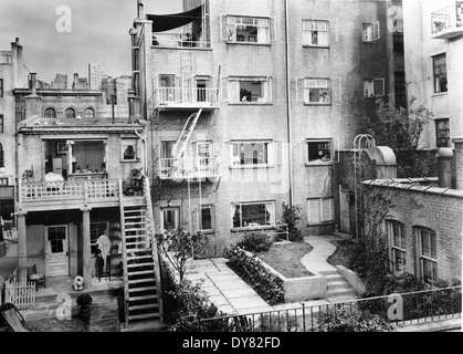 Vitre arrière - Réalisation : Alfred Hitchcock - 1954 Banque D'Images