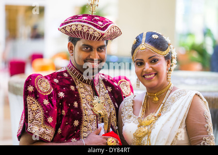 Couple de mariés à Colombo, Sri Lanka Banque D'Images