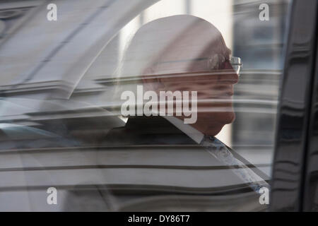 Londres, 9 mars 2014. Le Président irlandais Michael D. Higgins laisse Numéro 10 après le déjeuner avec le Premier ministre britannique, David Cameron, lors de sa visite d'État du Royaume-Uni. Crédit : Paul Davey/Alamy Live News Banque D'Images