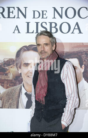 Madrid, Espagne. Apr 9, 2014. L'acteur anglais Jeremy Irons pose pour les photographes pendant le photocall de son nouveau film 'Train de nuit pour Lisbonne" à Madrid, Espagne le Mercredi, Avril 9, 2014. (Photo par Oscar Gonzalez/NurPhoto) Crédit : Oscar Gonzalez/NurPhoto ZUMAPRESS.com/Alamy/Live News Banque D'Images