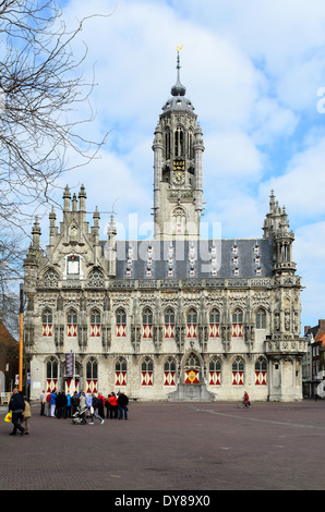 MIDDELBURG, Pays-Bas - 5 avril 2014 : Hôtel de ville historique de Middelburg en Zélande Banque D'Images