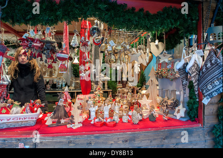 Décorations de Noël en bois traditionnel à l'hôtel holiday market à Aix-la-Chapelle, Allemagne Banque D'Images