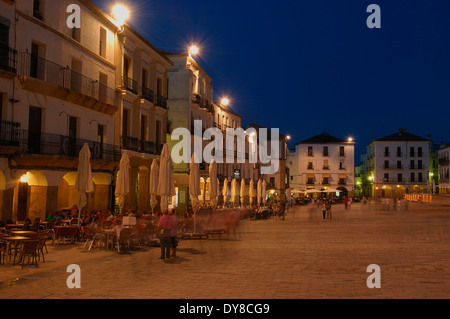 Caceres, place principale, de la vieille ville, la Plaza Mayor, UNESCO World Heritage site, Estrémadure, Espagne Banque D'Images