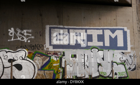 Exemple de graffito / graffiti dans paysage urbain. North East England, UK. Banque D'Images