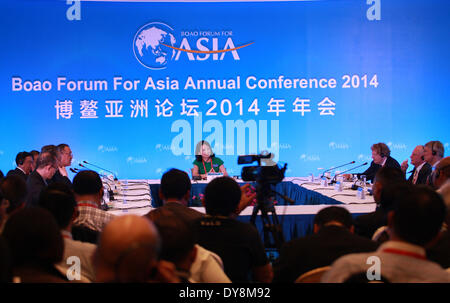 La Chine, la province de Hainan. Apr 9, 2014. Les panélistes ont assister à une table ronde des chefs d'entreprise pendant le Forum de Boao pour l'Asie (BFA) Conférence annuelle 2014 en Chine du sud, province de Hainan, le 9 avril 2014. © Wang Jingqiang/Xinhua/Alamy Live News Banque D'Images