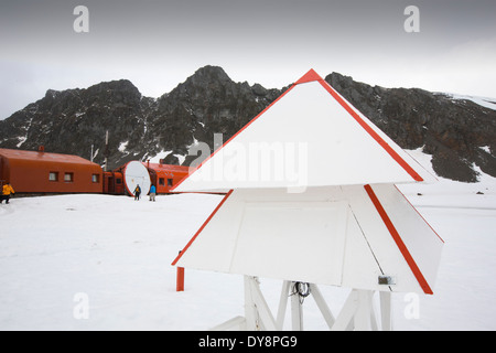 Une station météo à la base Orcadas qui est une station scientifique en Antarctique Argentine Banque D'Images