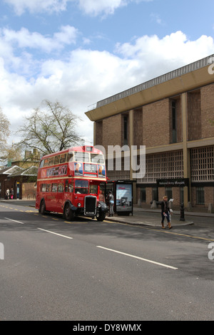 Le bus de tournée à l'extérieur de Londres de guerre National Army Museum London UK Avril 2014 Banque D'Images