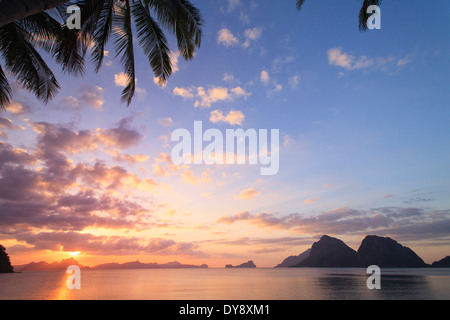 Philippines, Palawan, El Nido, Bay, Marimegmeg Beach (Las Cabanas Beach) Banque D'Images