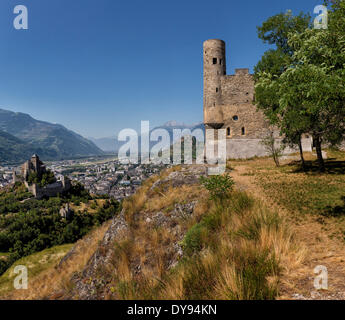 Voir, Le Château de Valère, château, ville, village, l'été, les montagnes, les collines, Sion, Valais, Valais, Suisse, Europe, Banque D'Images