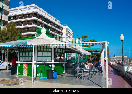 Terrasse de café, La Marina station street, Arrecife, Lanzarote, Canary Islands, Spain, Europe Banque D'Images