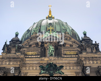 Fragment de centrale célèbre Berliner Dom bâtiment dans la capitale allemande Banque D'Images