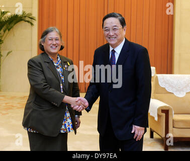 Beijing, Chine. 10 avr, 2014. Yu Zhengsheng (R), président du Comité National de la Conférence consultative politique du peuple chinois, rencontre avec les visites du Thai la Princesse Maha Chakri Sirindhorn, à Beijing, capitale de Chine, le 10 avril 2014. Credit : Zhang Duo/Xinhua/Alamy Live News Banque D'Images