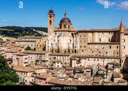 La ville fortifiée d'Urbino, Le Marches, Italie Banque D'Images
