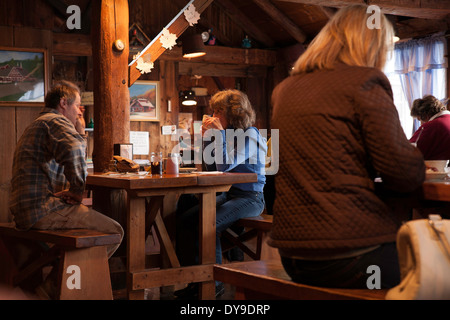 Un nouveau sirop d'Angleterre populaires house restaurant propose le petit-déjeuner avec tout servi avec sirop d'érable et des cornichons. Banque D'Images