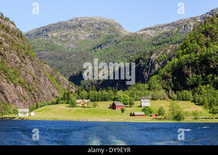 Dans Mostraumen Mofjorden entre ferme et Romarheimsfjorden Osterfjorden Mostraum, et à Nordhordland, Hordaland, Norvège Banque D'Images