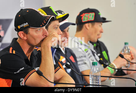 Austin, Texas, États-Unis. 10 avr, 2014. Moto GP racer américain Colin EDWARDS est assis pensivement avant d'annoncer sa retraite de manière inattendue le sport à une conférence de presse avant le Red Bull Grand Prix of the Americas à Austin, Texas. Crédit : Robin Jerstad/ZUMAPRESS.com/Alamy Live News Banque D'Images