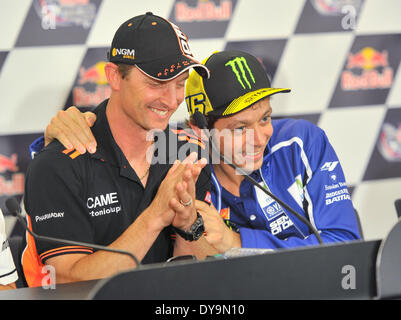 Austin, Texas, États-Unis. 10 avr, 2014. Moto GP racer américain Colin EDWARDS inopinée annonce sa retraite du sport lors d'une conférence de presse avant le Red Bull Grand Prix of the Americas à Austin, Texas. À la recherche sur est concurrent Valentino Rossi de l'Italie. Crédit : Robin Jerstad/ZUMAPRESS.com/Alamy Live News Banque D'Images