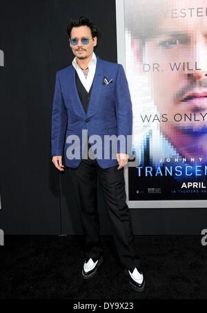 Los Angeles, CA, USA. 10 avr, 2014. Johnny Depp aux arrivées de transcendance Premiere, le Regency Village Theatre, Los Angeles, CA, 10 avril 2014. Credit : Elizabeth Goodenough/Everett Collection/Alamy Live News Banque D'Images