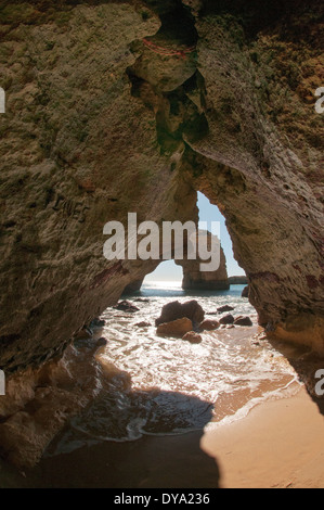 Grottes de Praia da Senhora da Rocha, Algarve Portugal Banque D'Images