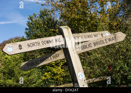 Panneau pour North Downs Way à Colley Hill, Reigate, Surrey, UK Banque D'Images