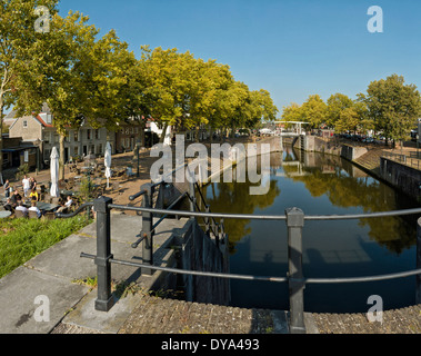 Pays-bas, la Hollande, l'Europe, Vreeswijk, Utrecht, ville, village, l'eau, arbres, automne, vieux, écluses, pont, pont, Banque D'Images