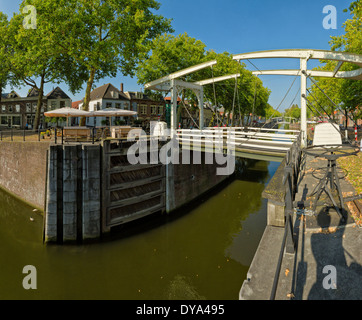 Pays-bas, la Hollande, l'Europe, Vreeswijk, Utrecht, ville, village, l'eau, arbres, automne, vieux, écluses, pont, pont, Banque D'Images