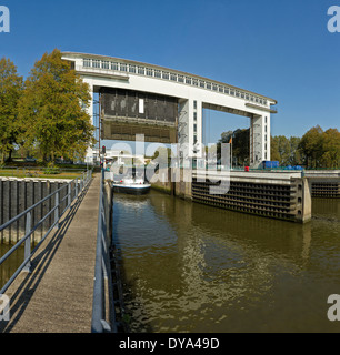 Pays-bas Hollande Europe Vreeswijk Utrecht automne eau construction bateau bateaux Princess Beatrix serrures serrures Amsterdam-Rhine Banque D'Images