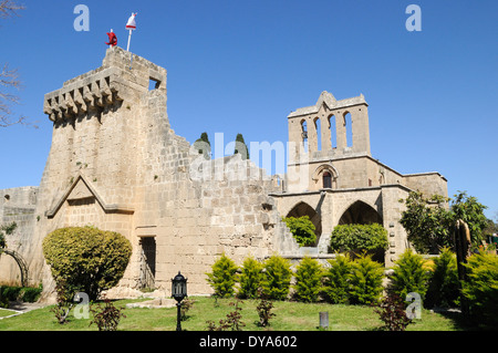 Ruines de la grande abbaye de style gothique de Bellapais près de Kyrenia Chypre du Nord Banque D'Images