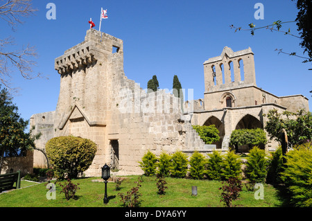 Ruines de la grande abbaye de style gothique de Bellapais près de Kyrenia Chypre du Nord Banque D'Images