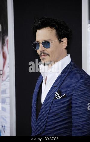 Los Angeles, CA, USA. 10 avr, 2014. Johnny Depp aux arrivées de transcendance Premiere, le Regency Village Theatre, Los Angeles, CA, 10 avril 2014. Crédit : Michael Germana/Everett Collection/Alamy Live News Banque D'Images