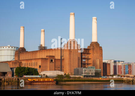 L'Angleterre, Londres, la centrale électrique, de l'industrie, et la Tamise Banque D'Images