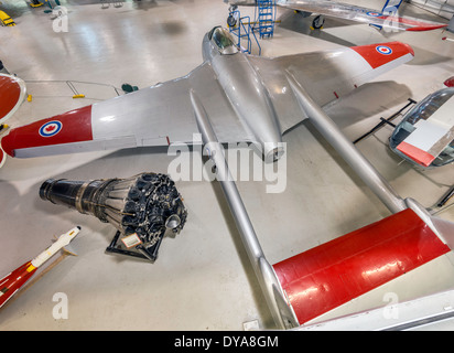 De Havilland DH 100 F Vampire Mk. III jet fighter, Hangar principal à Aero Space Museum of Calgary, Calgary, Alberta, Canada Banque D'Images
