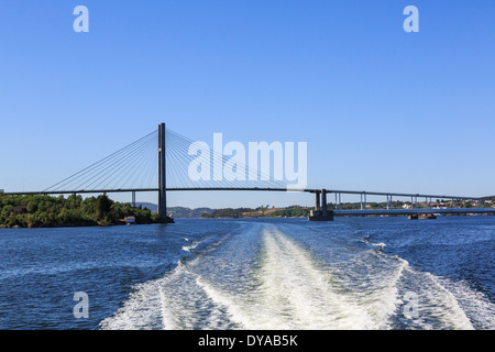 Nouveau pont sur la route E39 fjord Osterfjorden à Hordvik, Bergen, Hordaland, Norvège, Scandinavie, Europe Banque D'Images