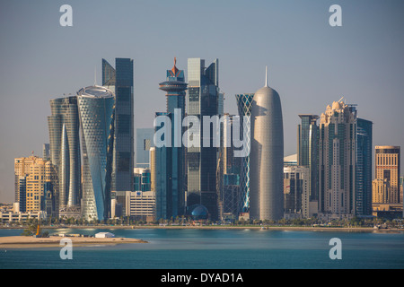 Burj Al Bidda Doha Qatar Moyen-orient World Trade Center bay city architecture futuriste coloré corniche skyline skyscrape Banque D'Images