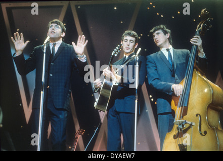 Les célibataires de trio pop irlandais 1965. Photo Tony Gale Banque D'Images