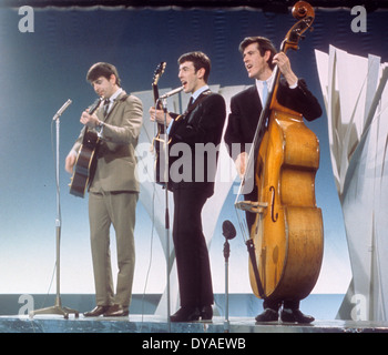 Les célibataires de trio pop irlandais 1965. Banque D'Images