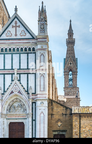 Église de Santa Croce de Florence, célèbre pour être l'cimiteroo de nombreux grands artistes Banque D'Images