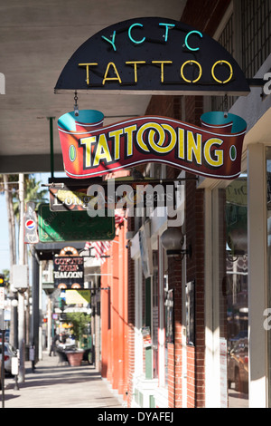 Ybor City Tattoo Company Signe, Ybor City, FL Banque D'Images