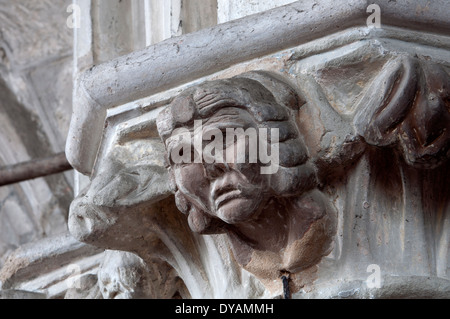 Capital en Eglise de Saint-André, Droitwich Spa, Worcestershire, Angleterre, RU Banque D'Images