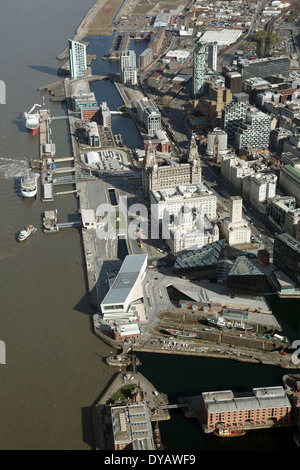 Vue aérienne du centre-ville de Liverpool et à quai, dont les capacités du foie Banque D'Images