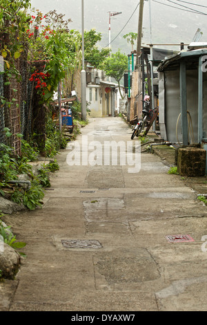 Ruelle dans le village de pêcheurs Tai O, Lantau Island, Hong Kong. Banque D'Images