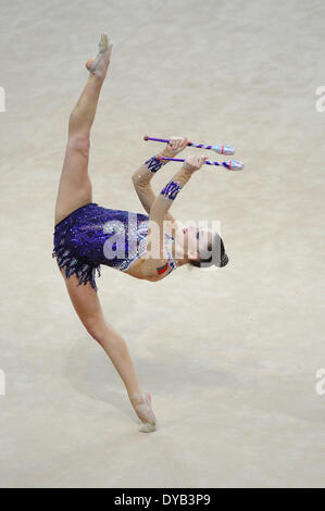 Pesaro, Italie. Apr 12, 2014. La Coupe du Monde de Gymnastique Rythmique FIG série. Melitina Staniouta de l'Ukraine dans l'action. Credit : Action Plus Sport/Alamy Live News Banque D'Images