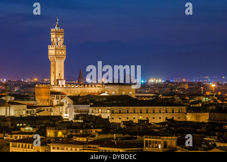 Nuit vue sur le Palazzo Vecchio au crépuscule Banque D'Images