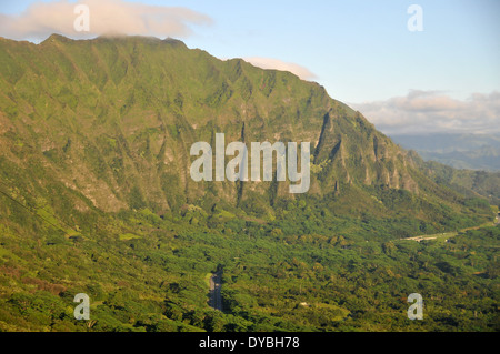 Vue panoramique sur les montagnes Koolau du Pali, Oahu, Hawaii, USA Banque D'Images