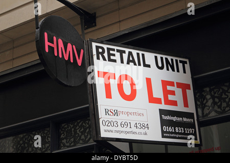 HMV store fermé avec l'unité de vente au détail soit par le signe dans le centre de Londres. Banque D'Images