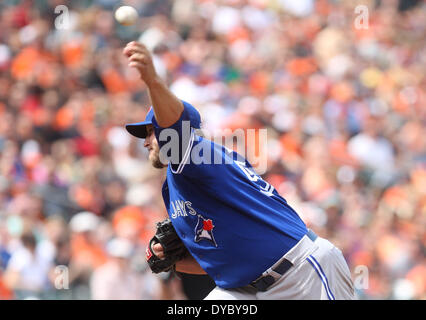 Baltimore, MD, USA. 13 avr, 2014. Le lanceur partant des Blue Jays de Toronto Mark Buehrle (56). La défaite des Blue Jays de Toronto Baltimore Orioles 11-3 à l'Oriole Park at Camden Yards de Baltimore, Maryland le 13 avril 2014. Photo : Mike Buscher/Cal Sport Media/Alamy Live News Banque D'Images