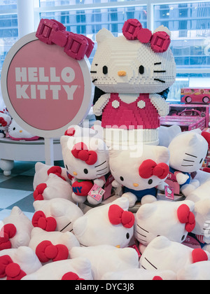 Hello Kitty Afficher FAO Schwarz, magasin de jouet phare intérieur, NYC Banque D'Images