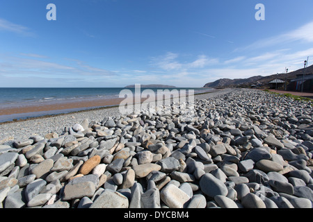 Le sentier du littoral du pays de Galles dans le Nord du Pays de Galles. Vue pittoresque de la côte du Pays de Galles à Penmaenmawr esplanade. Banque D'Images