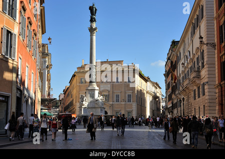 Italie, Rome, Colonna dell'immacolata et Palazzo di Propaganda Fide Banque D'Images