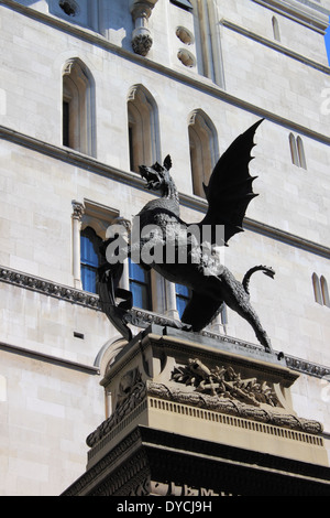 Dragon héraldique dans Fleet Street à Londres, Royaume-Uni Banque D'Images